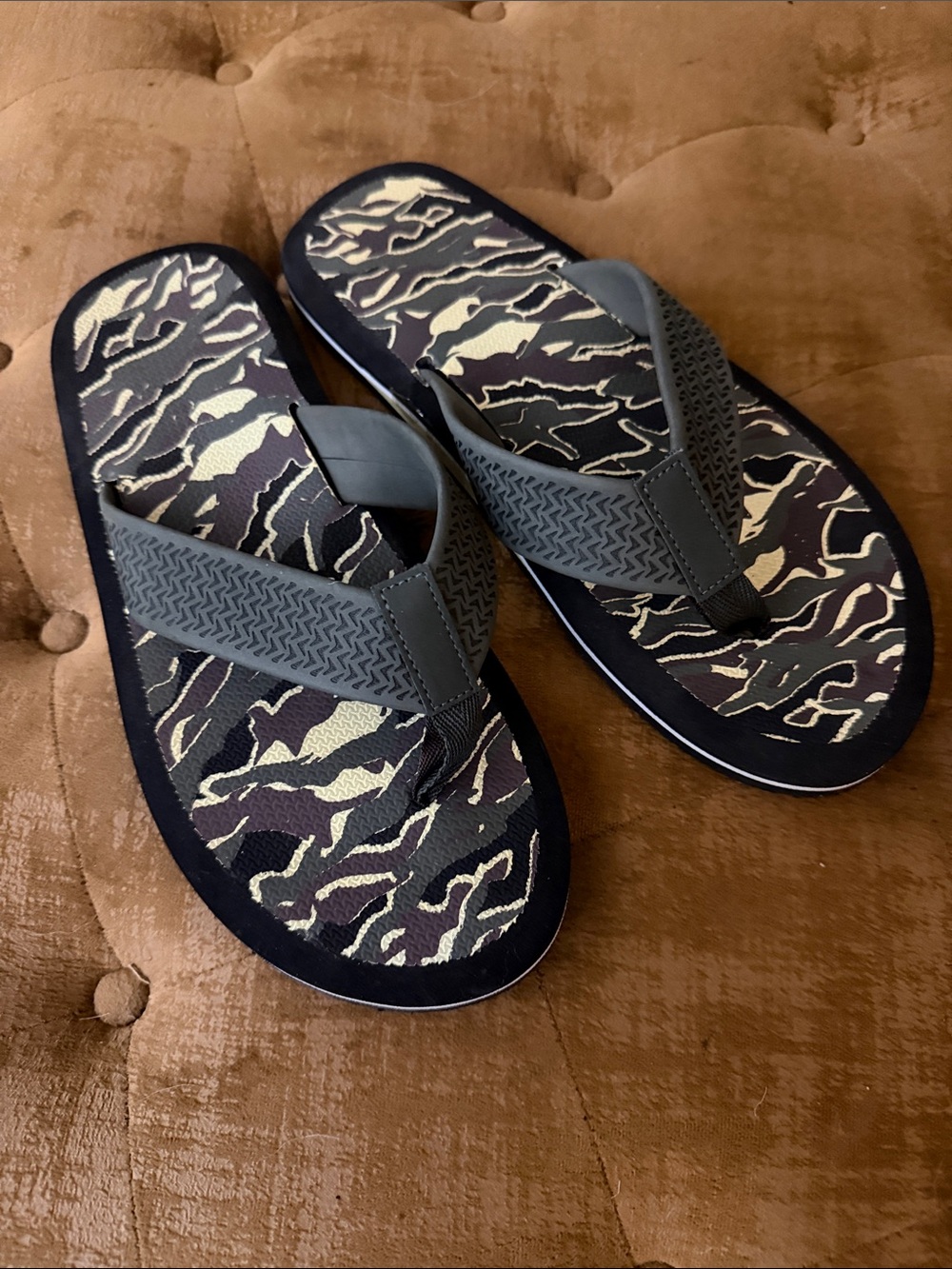 George Men's Olive and Gray Camouflage Flip-Flops